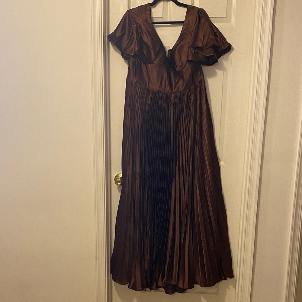 Elegant Brown Pleated Dress